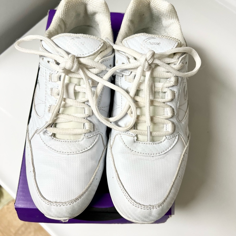 Girl’s Cheerleader White Sneakers,Chasse’ Cheer, size 5
